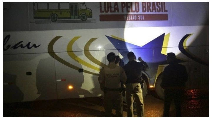 Βραζιλία: Επίθεση κατά της αυτοκινητοπομπής του πρώην προέδρου Λούλα